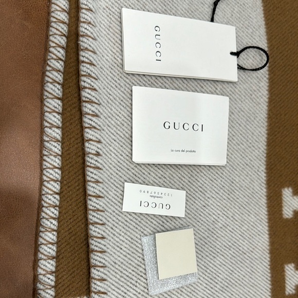 Gucci White and Gold Chevron Shoulder Bag - Picture 11 of 14